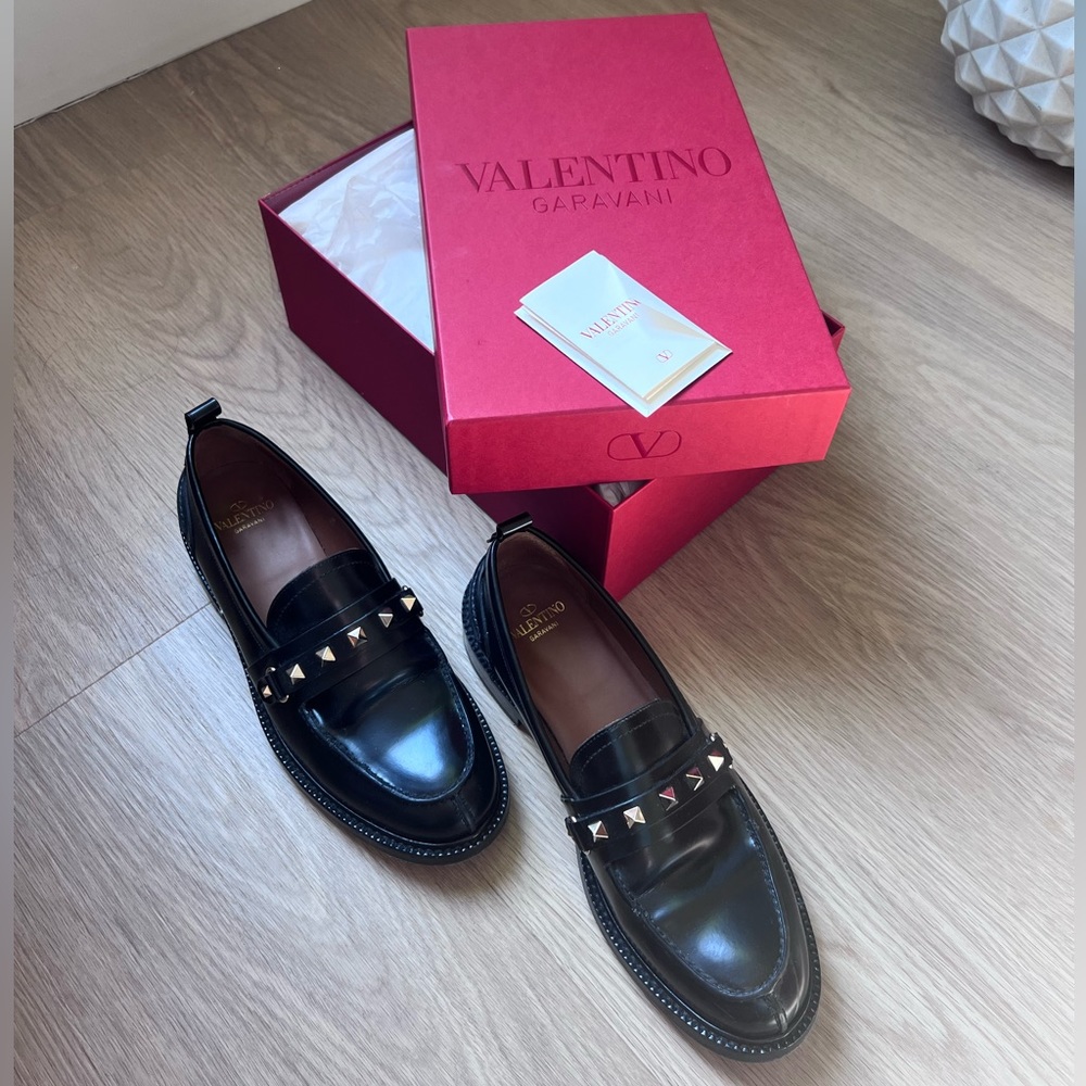 Valentino Loafers — black Rock Stud 38